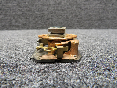 1508675 Stewart Warner Oil Pressure Gauge Indicator (Rusted Backing)