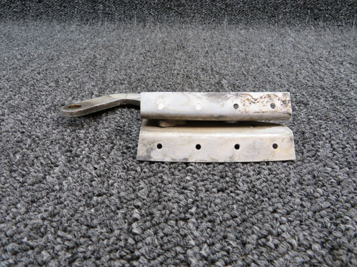 2213105-2 Cessna 182RG Bracket Assembly Forward RH Hinge Nose Gear