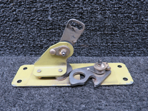 0911915-20 Cessna 162 Cabin Door Latch Assembly Aft RH