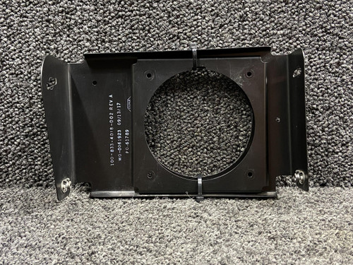 Kodiak 100-830-4007-02, 100-833-4017 Kodiak 100 Taxi Light Mount Set RH w Clamp 