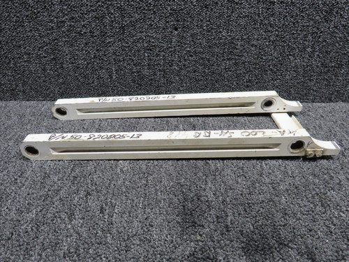 50-820205-13 Beechcraft 200 Nose Gear Drag Leg Assembly (Wear Marks on Legs)