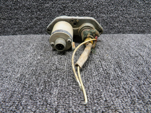 Embraer 31-0725-2 Embraer EMB-110P1 Tail Strobe Light Assembly (Burnt Bulb) 