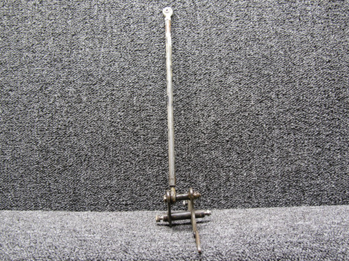 62771-001, 62766-000 Piper PA32-260 Aileron RH Bellcrank Assembly with Rod