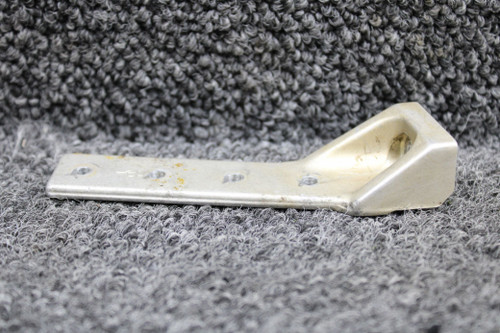 0513372-1 Cessna 172F Tunnel Fitting LH