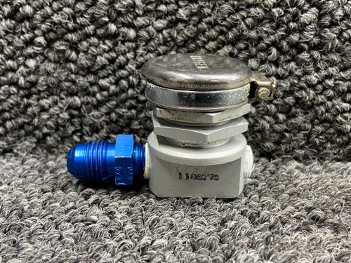 Z908 Puritan Bennett Oxygen Outlet Assembly w Lid (Stright Fitting)