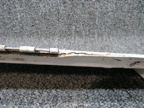 31515-001 Piper PA23-250 Nose Gear Door RH (White)