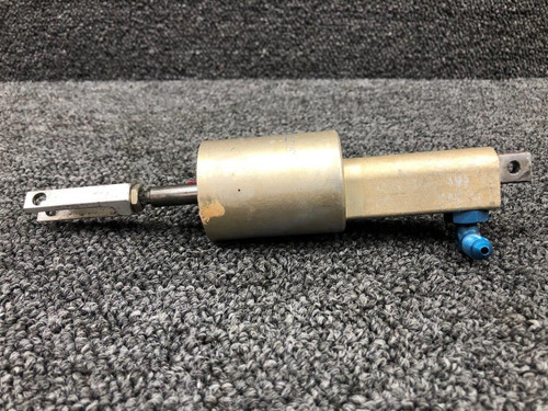 9882010-4 (USE: 9882010-7) Cessna 172RG Master Brake Cylinder Assembly