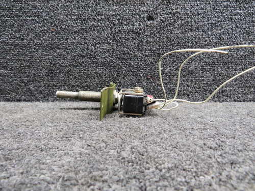 UND Lab Inc DT-2R-A7 (Alt:MS5008-1) UND Lab Landing Gear Position Micro Switch w Bracket 