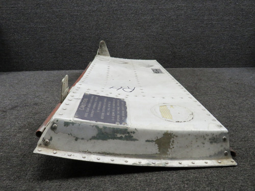 75280105-009 Dehavilland DHC-7-102 704 Nose Landing Gear Door RH