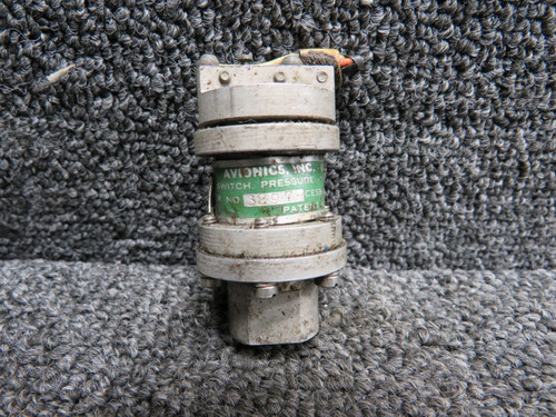 AV62-4000-2 (Alt: 0850452-7) Avionics Fuel Pressure Switch