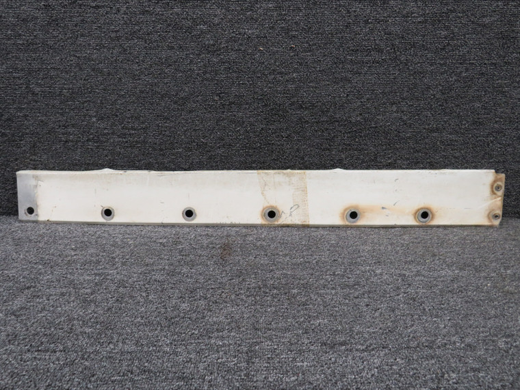 0520016-2 Cessna 172N Fairing Wing Lower RH (Dented)