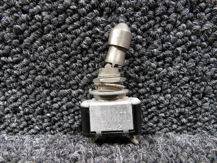 MS25125-E3 (Alt: 8857K44) Cutler-Hammer Maintained Toggle Switch Assembly
