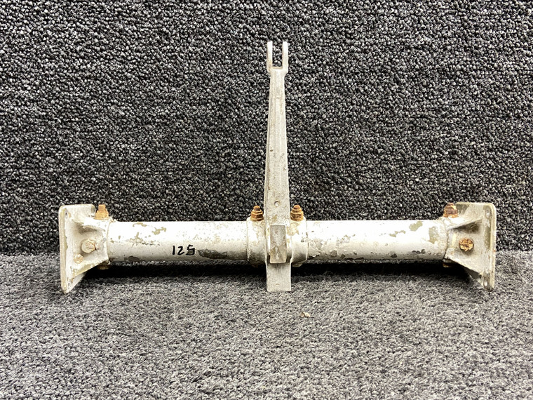 45982-000, 40006-000 Piper PA-31P Elevator Torque Tube Assy w Horn (Corroded)
