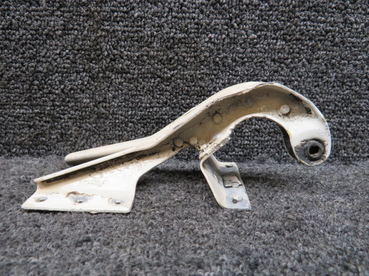 35-815055-116 Beechcraft 95-B55 Main Gear Hinge Assembly Outboard Aft