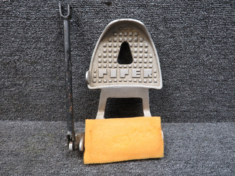 63485-001 PA32R-300 Toe Brake Pedal Inboard with Clevis RH (Minus Pad)