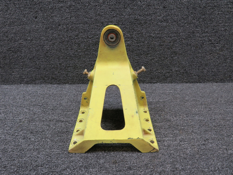 60-524040 Beechcraft B60 Rudder Bellcrank Bracket Assembly (Minor Wear)
