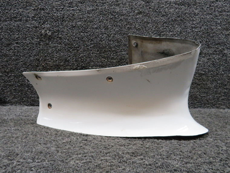 0823413-4 Cessna 310N Forward Wing Tip Fairing Assembly RH (Worn)