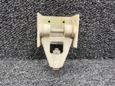 82842-002, 82875-002 (Use: 106709-002) Piper PA46-350 Aileron Drive Yoke Fitting
