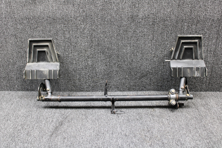1460320-1, 1260456-2 Cessna 210L Rudder Pedal and Bar Assembly RH (Corrosion)