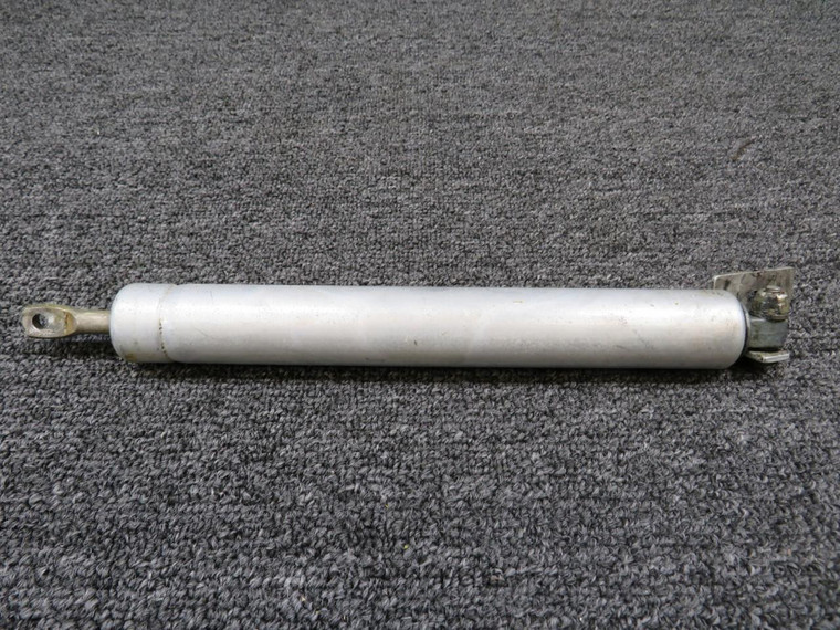 10650 Cessna 182G Flap Actuator Cylinder Assembly