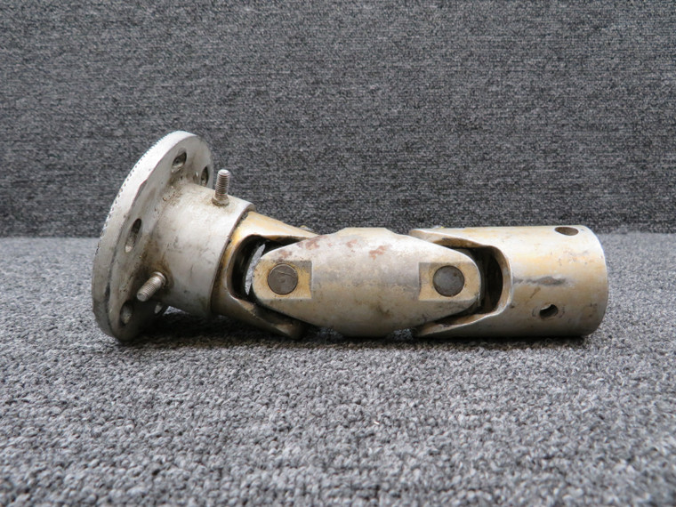 1541037-1, 1512245-201 Cessna 337B Main Gear U-Joint &amp; Adapter LH (Loose Joints)
