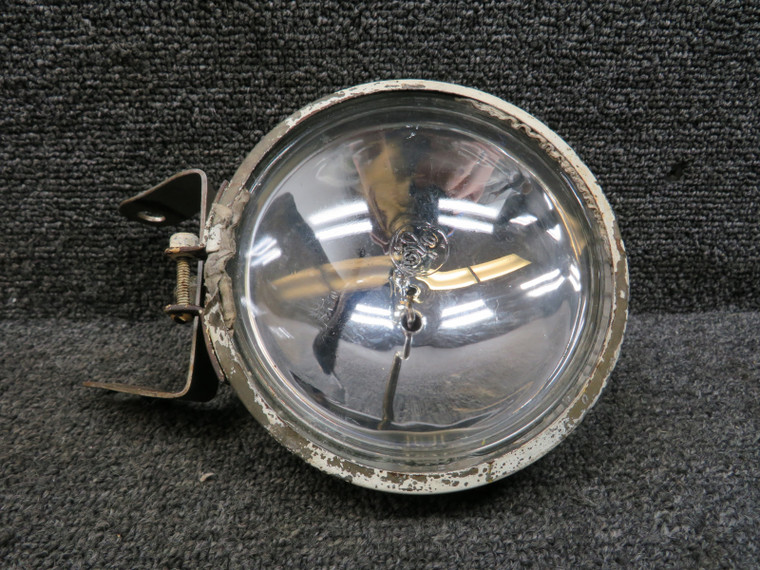 0842215-8 Cessna 320E Taxi Light Assembly with Bracket (Worn Paint)