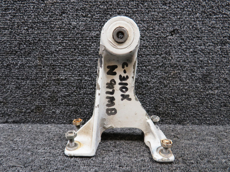 5024002-5 Cessna 310K Aileron Inboard Hinge Assembly (Worn Paint)