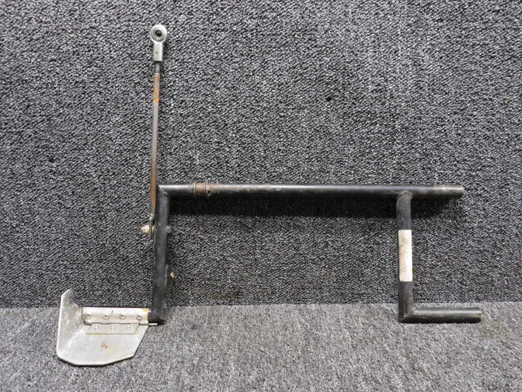 6B9-1R Zenith CH-601 XLB Co-Pilot Rudder Pedal Assy (Missing Brake Pedal, Rust)