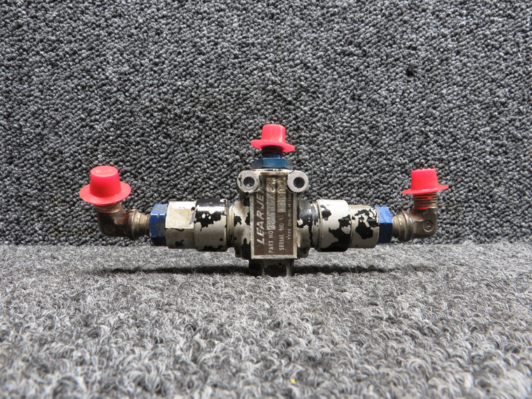 2380014-3 Learjet Type OIL-MIL-H-5606 Hydraulic Shuttle Valve (Worn)