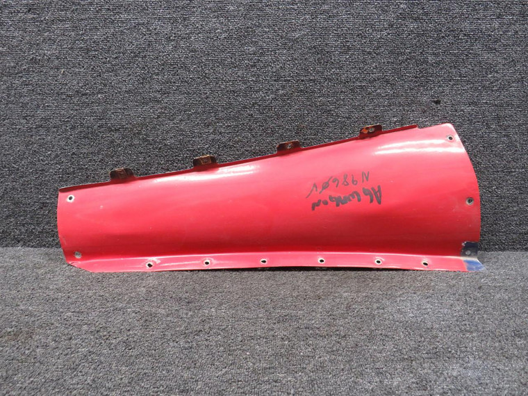 1612004-2 (Use: 1612004-8) Cessna 188 Upper Stabilizer Fairing RH (Worn)