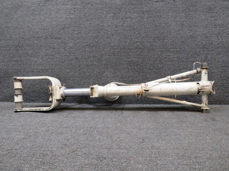 0842000-77, 0842000-30 Cessna 310N Nose Gear Strut Assy with Yoke (Rust &amp; Wear)