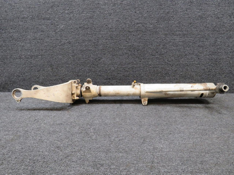 0842000-77, 0842000-30 Cessna 320E Nose Gear Strut Assy with Yoke (Worn, Rusted)