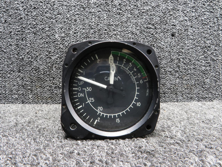 3300-J39 United Instruments Inc Tri-Cabin Indicator