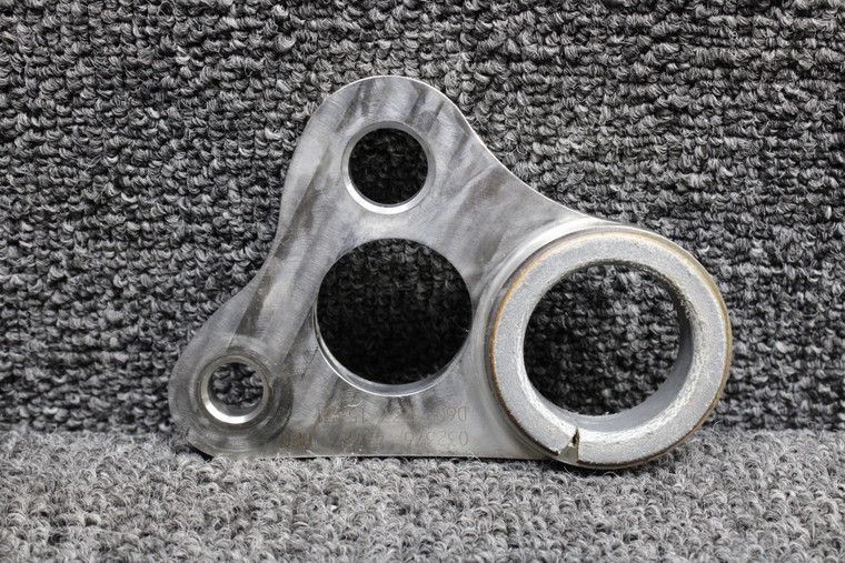 D60-3237-15-51 Diamond DA42-NG Main Gear Folding Stay Driver Plate Aft LH
