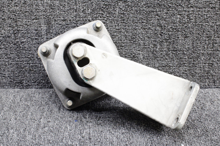 D64-7126-27-20 Diamond DA42-NG Austro E4B Engine Shock Mount Assembly Aft RH
