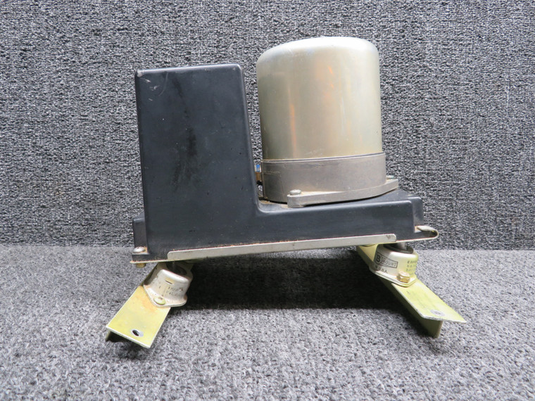 060-0015-00 King KG-102A Directional Gyro with Tray, Mount and Brackets (14-28V)