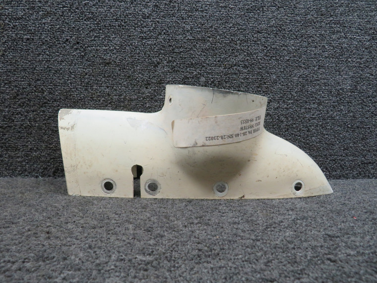 63514-006 Piper PA28-140 Rotating Beacon Fin Tip (Worn Edges)