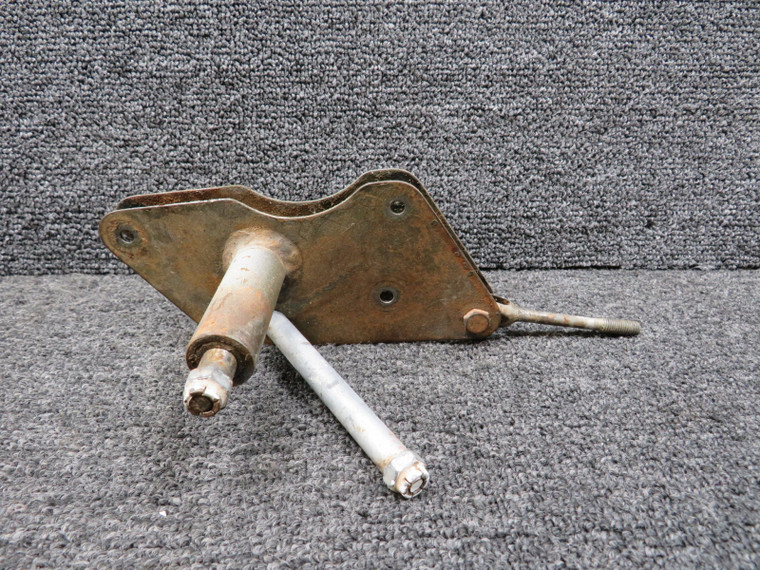0523223 (Use: 0422430-1) Cessna 210A Aileron Bellcrank LH