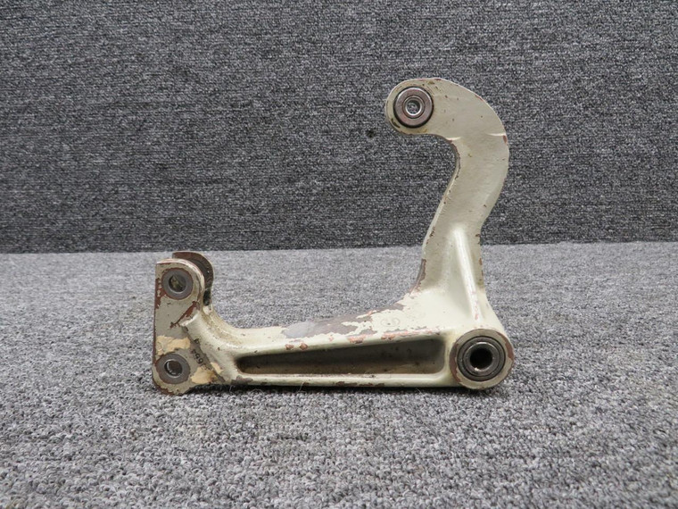 0841106-5 Cessna 414 Main Gear Idler Bellcrank LH