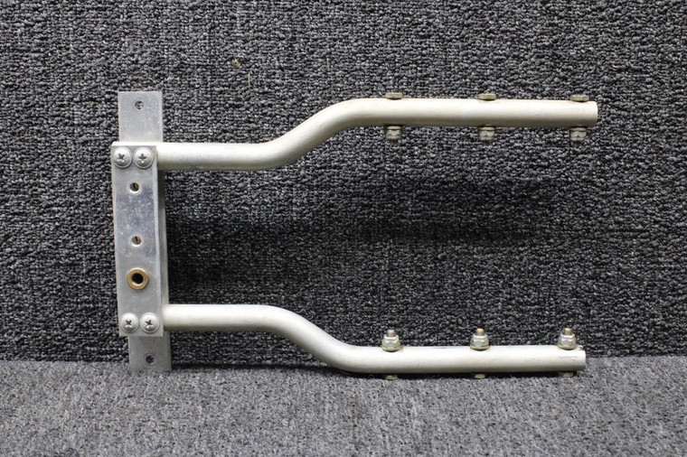 1713327-1, 1713331-1, 1713331-3 Cessna 177B Rudder Trim Wheel Support Assembly