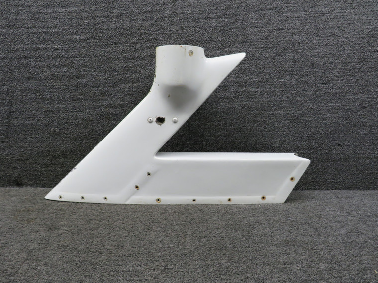 0831360-1 Cessna 310I Fin Rotating Beacon Tip Assembly (Chipped Fiber Glass)