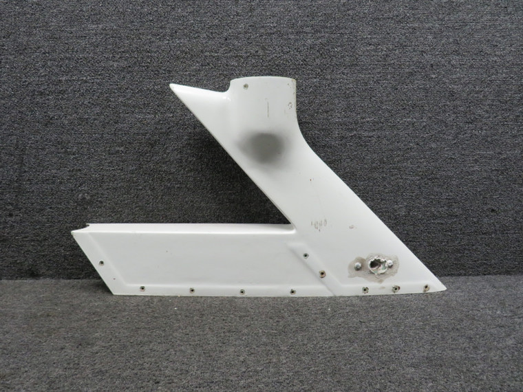0831360-1 Cessna Fin Rotating Beacon Tip Assembly (Chipped Paint)
