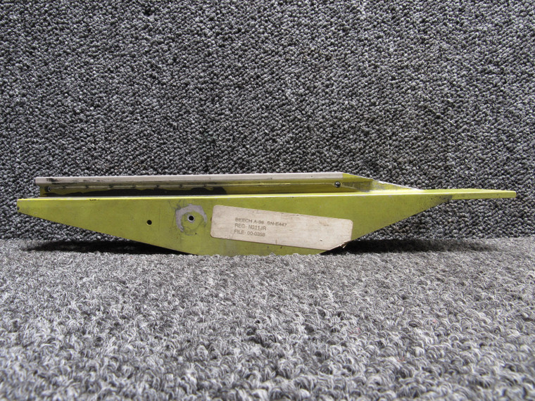 002-430021-61 Beech A36 Seat Center Track Mid Pilot