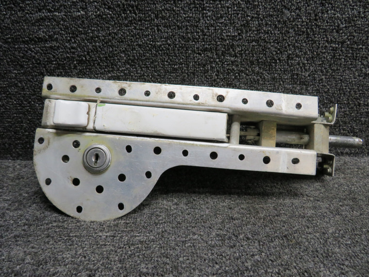 0851781-35 (Use: H966-1) Cessna 414 Nacelle Baggage Door Latch Assembly