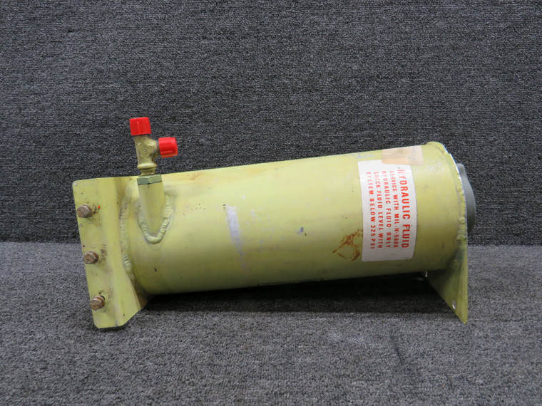630039-001 (Alt: 630037-901U) Piper Aerostar 601P Hydraulic Fluid Reservoir