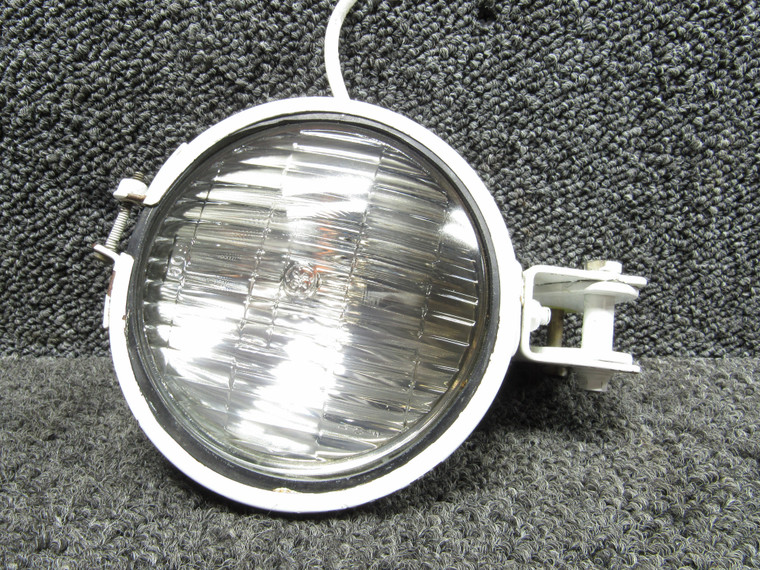 50-364256-7 Beechcraft BE-200 Nose Landing Gear Taxi Light Assembly