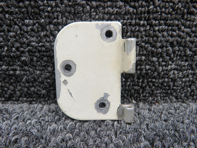 0511239-2 Cessna 172M Cabin Door Lower Hinge Half Forward RH