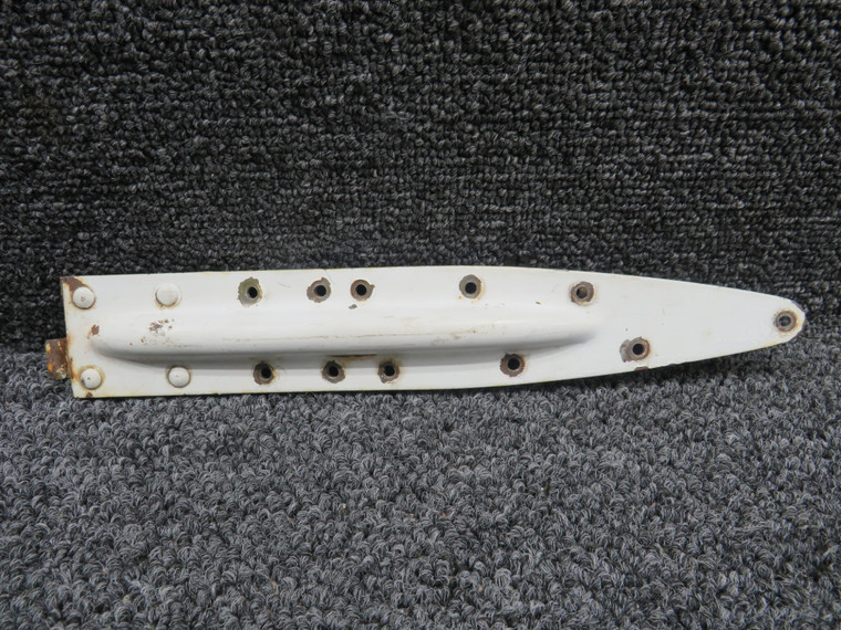 0511238-2 Cessna 172P Cabin Door Upper Hinge Aft RH (Chipped Hinge)
