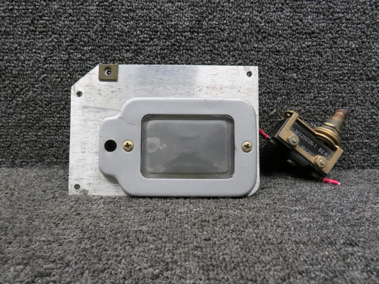 96-364058-1, B3555A-307, MS25026-1 Beech Nose Baggage Light Assembly (28V)