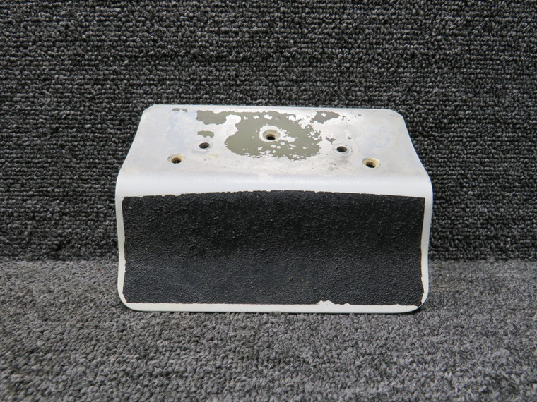 0413399-1 Cessna 152 Refueling Step LH